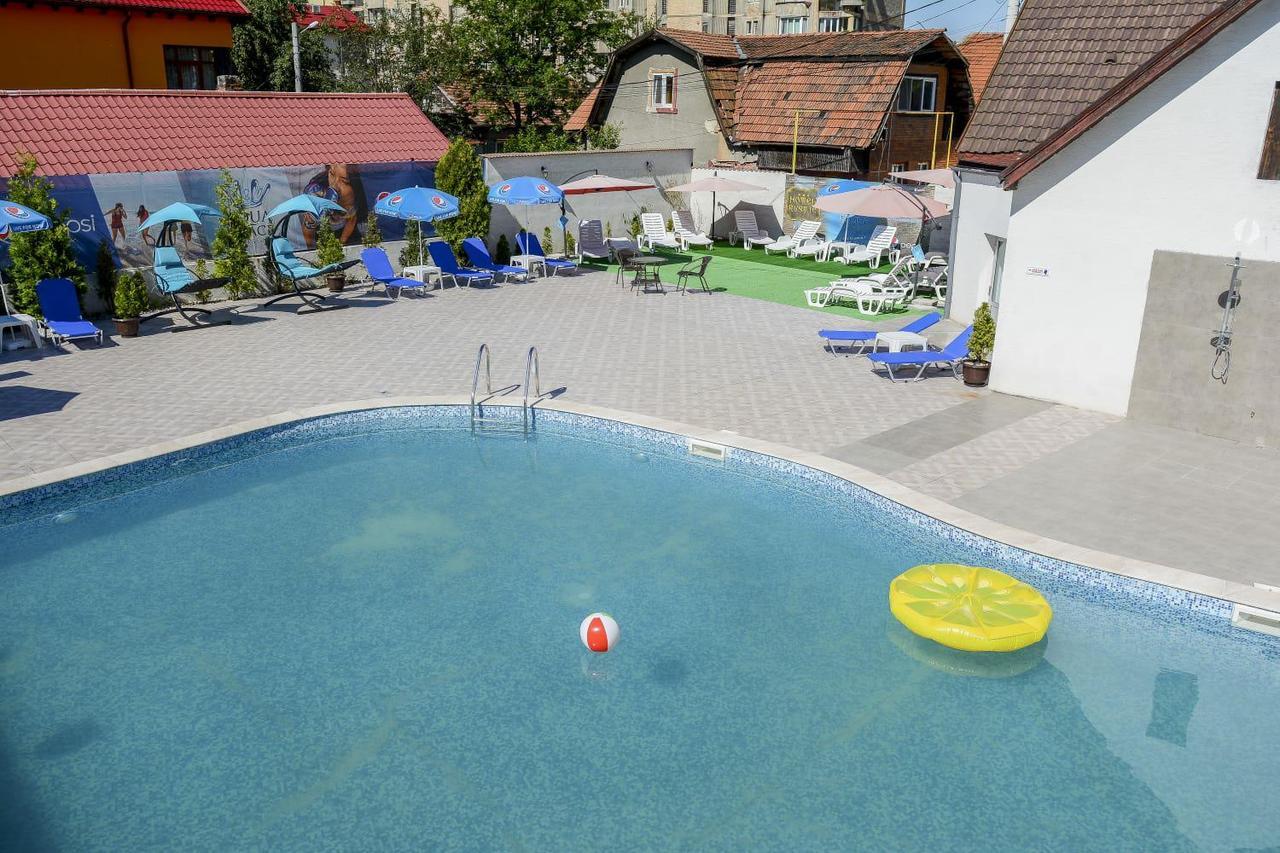 Cazare Palace Petroszany Zewnętrze zdjęcie